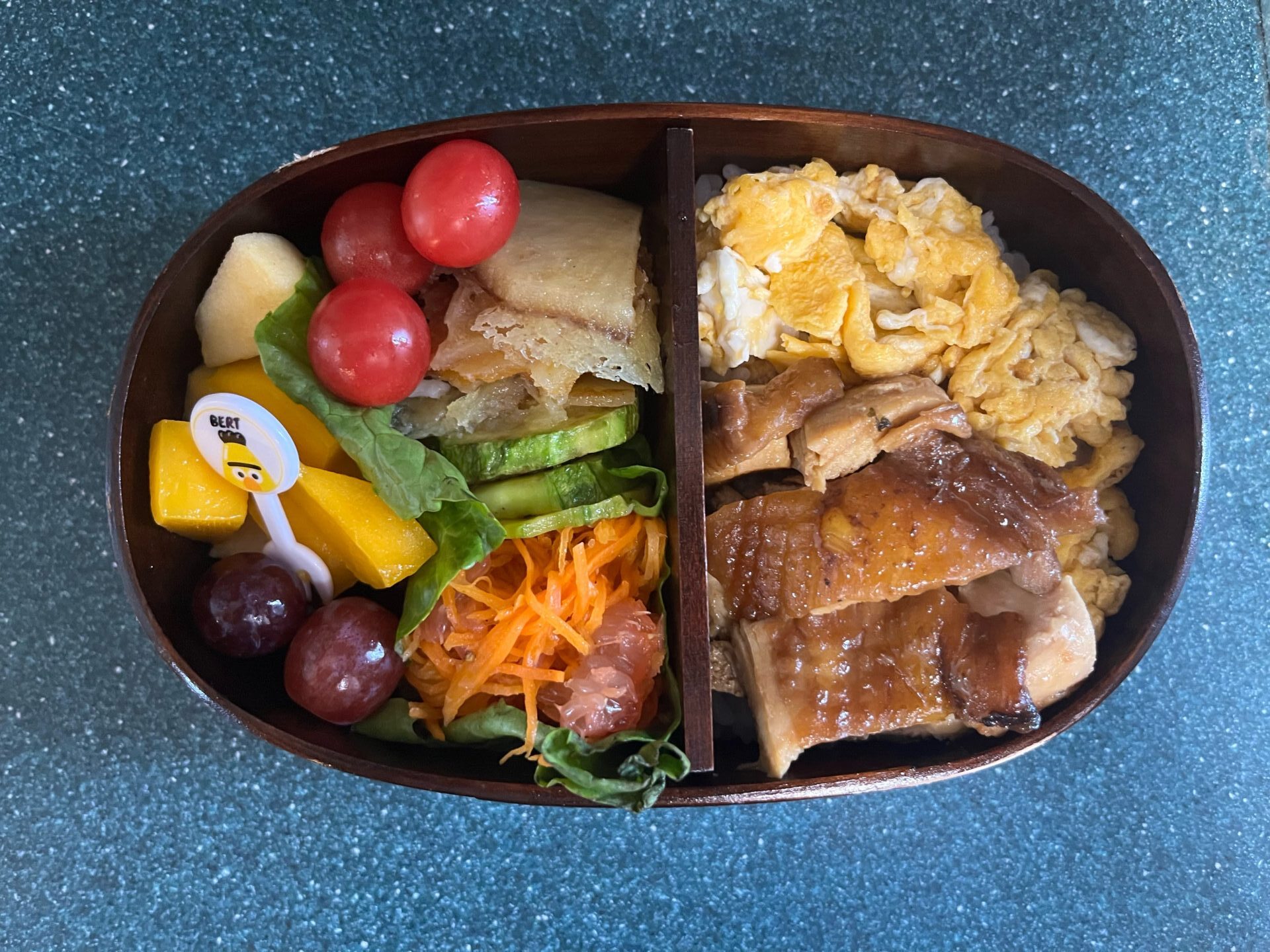 今日のお弁当(4/26)
メインは鶏もも肉の梅煮でした