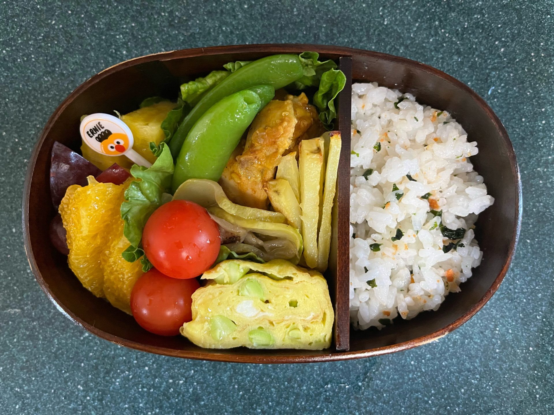 今日のお弁当(5/2)
メインはタンドリーチキンでした