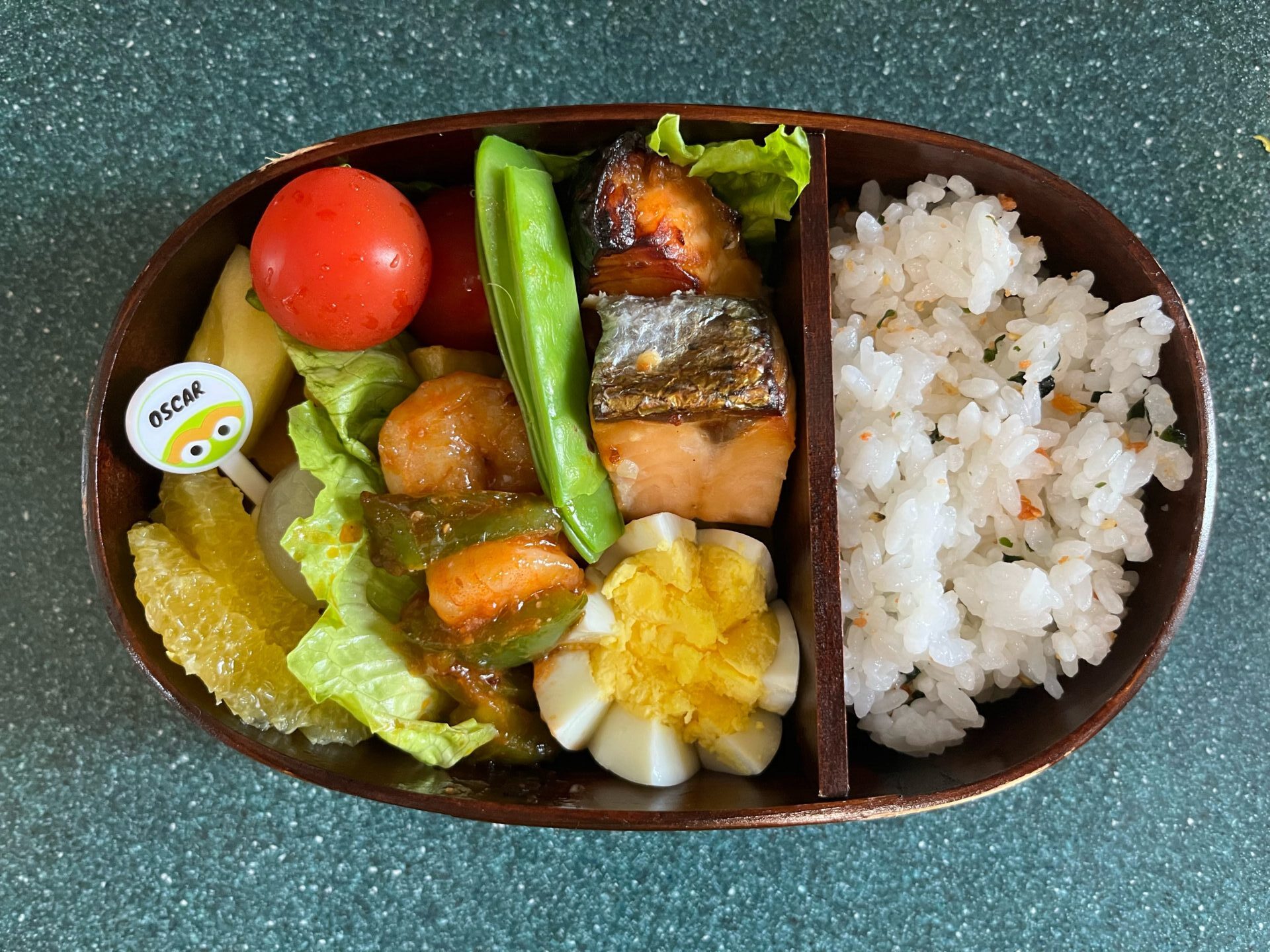 今日のお弁当(5/7)
メインは鮭の塩麹焼きでした。