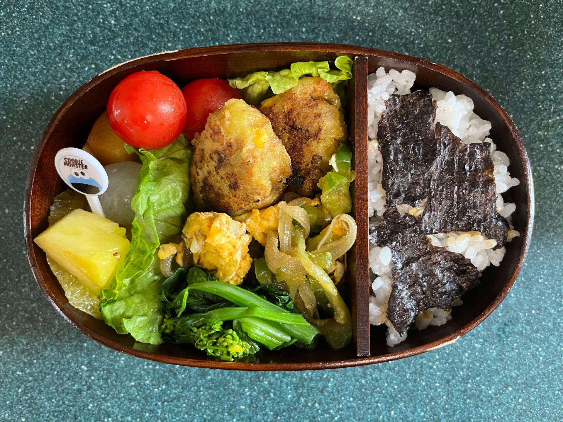 今日のお弁当(5/8)
メインはカレーコロッケ風でした