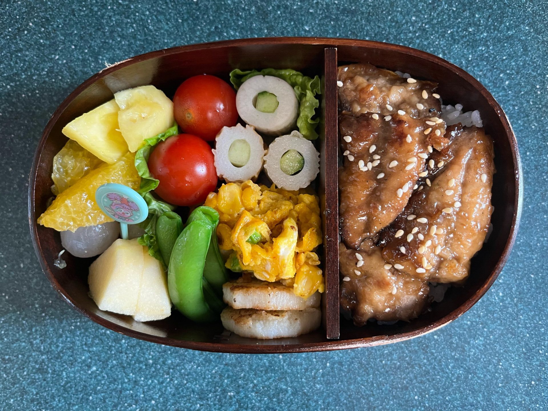 今日のお弁当(5/9)
メインはさんまの蒲焼きでした