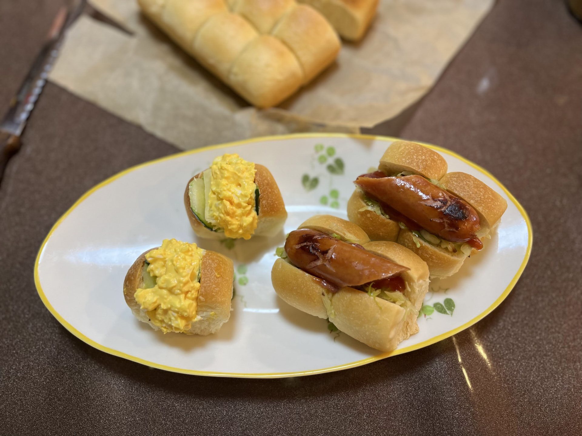 ホットドッグとたまごサンド。