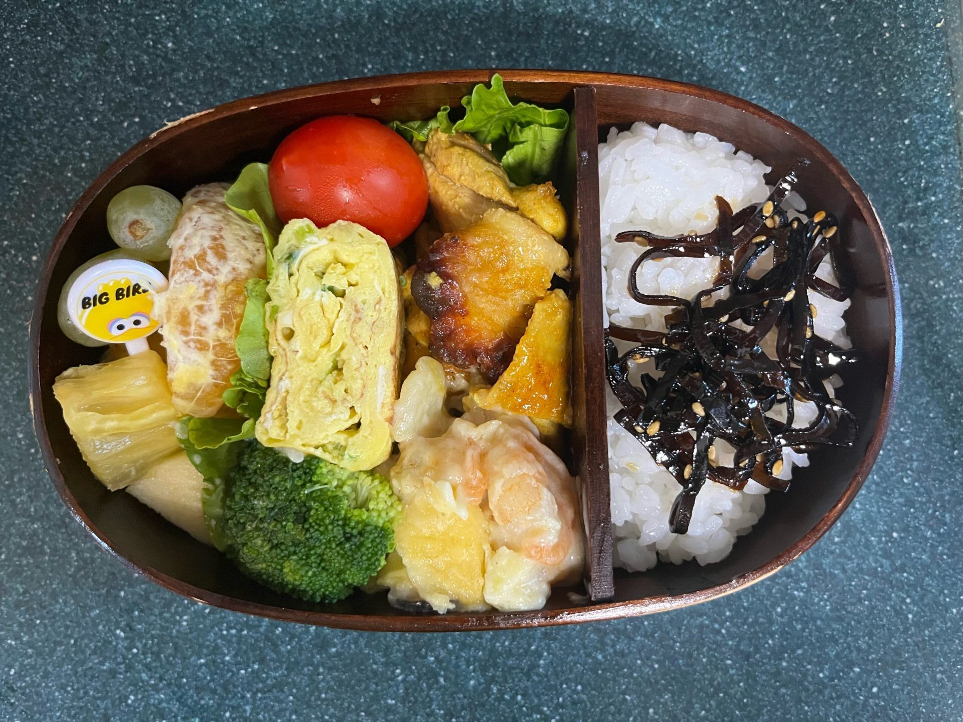 今日のお弁当(5/30)
メインはタンドリーチキンでした