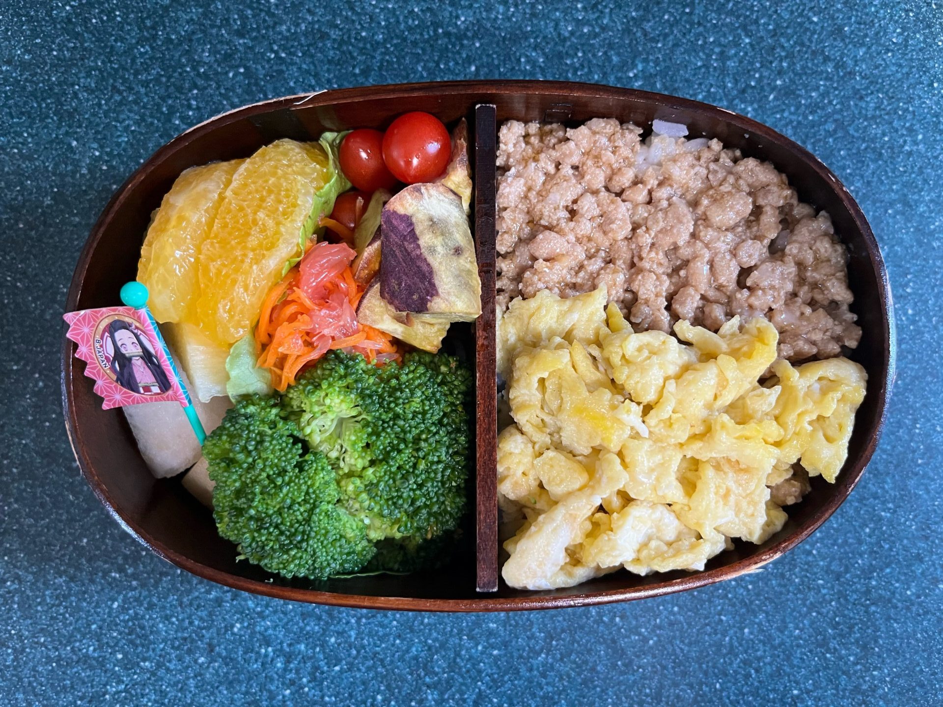 今日のお弁当(7/15)
豚そぼろ二色丼でした