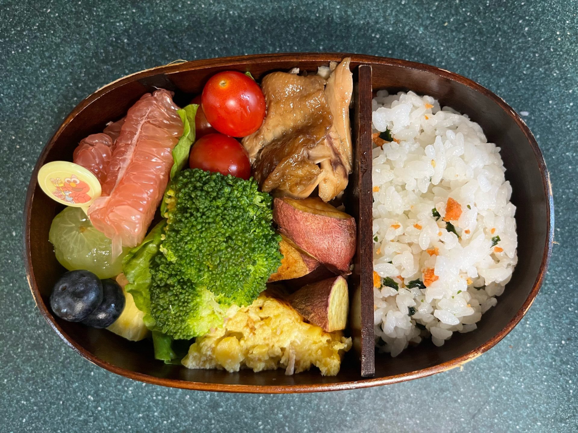 今日のお弁当(9/5)
メインは手羽中の甘辛煮でした