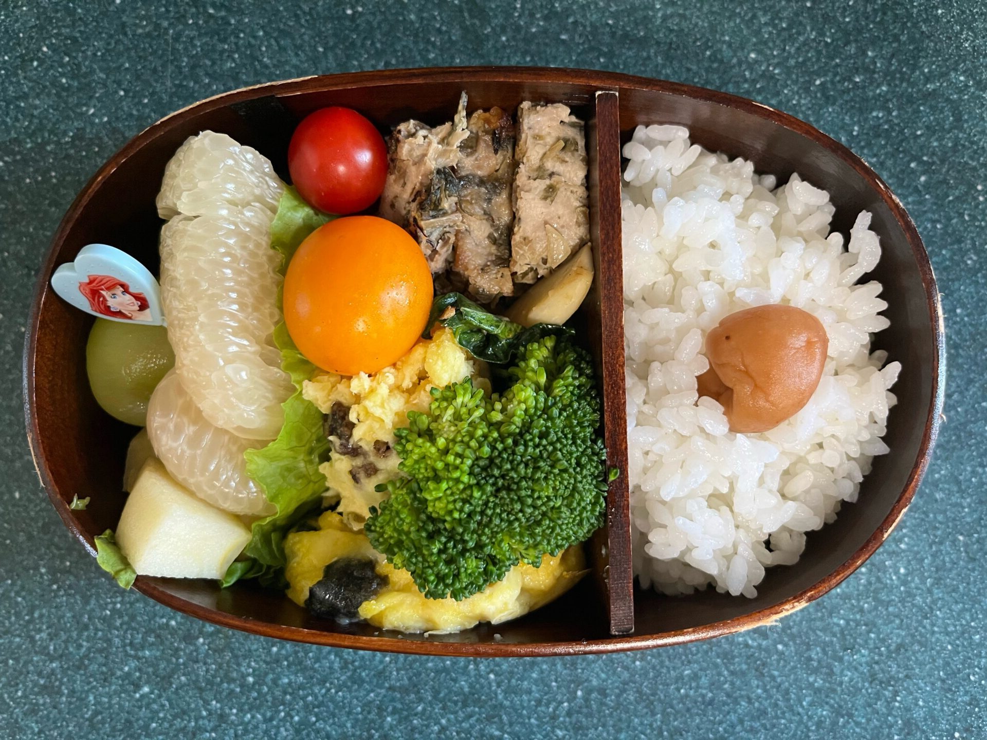 今日のお弁当(9/12)
メインは梅菜と豚肉のハンバーグ風でした