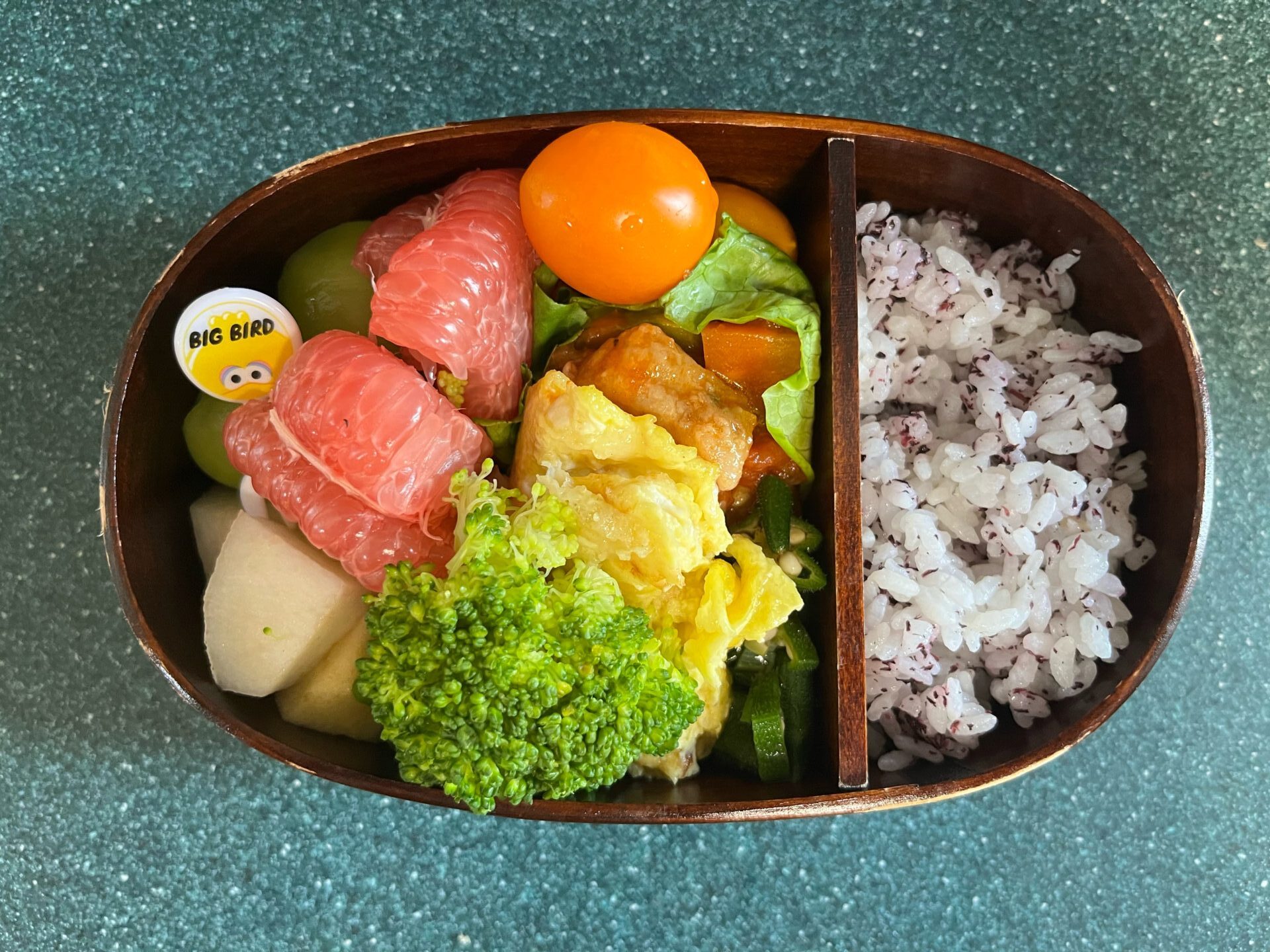 今日のお弁当(9/17)
メインは塩豚のトマト煮込みでした