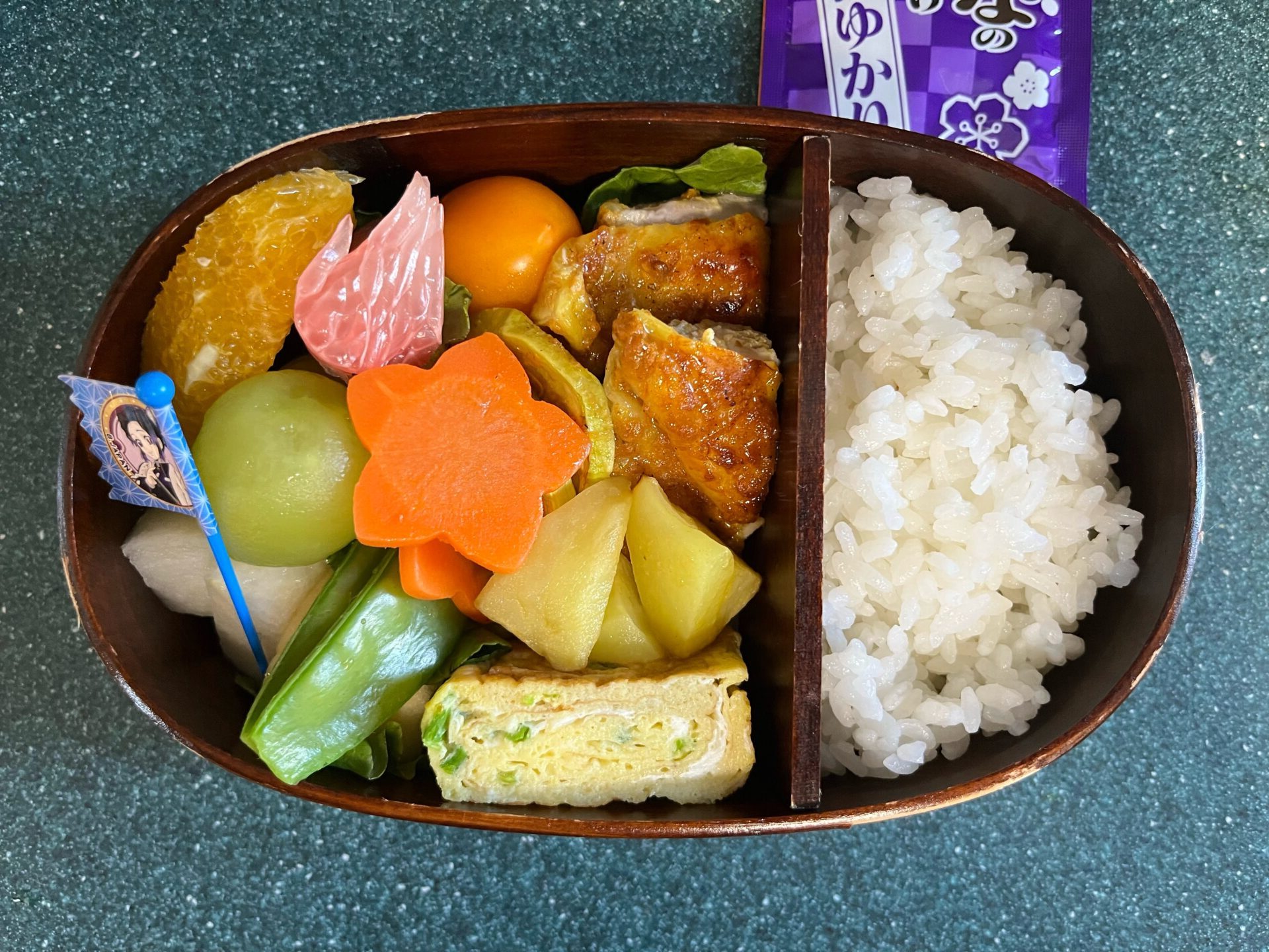 今日のお弁当(9/19)
メインはタンドリーチキンでした