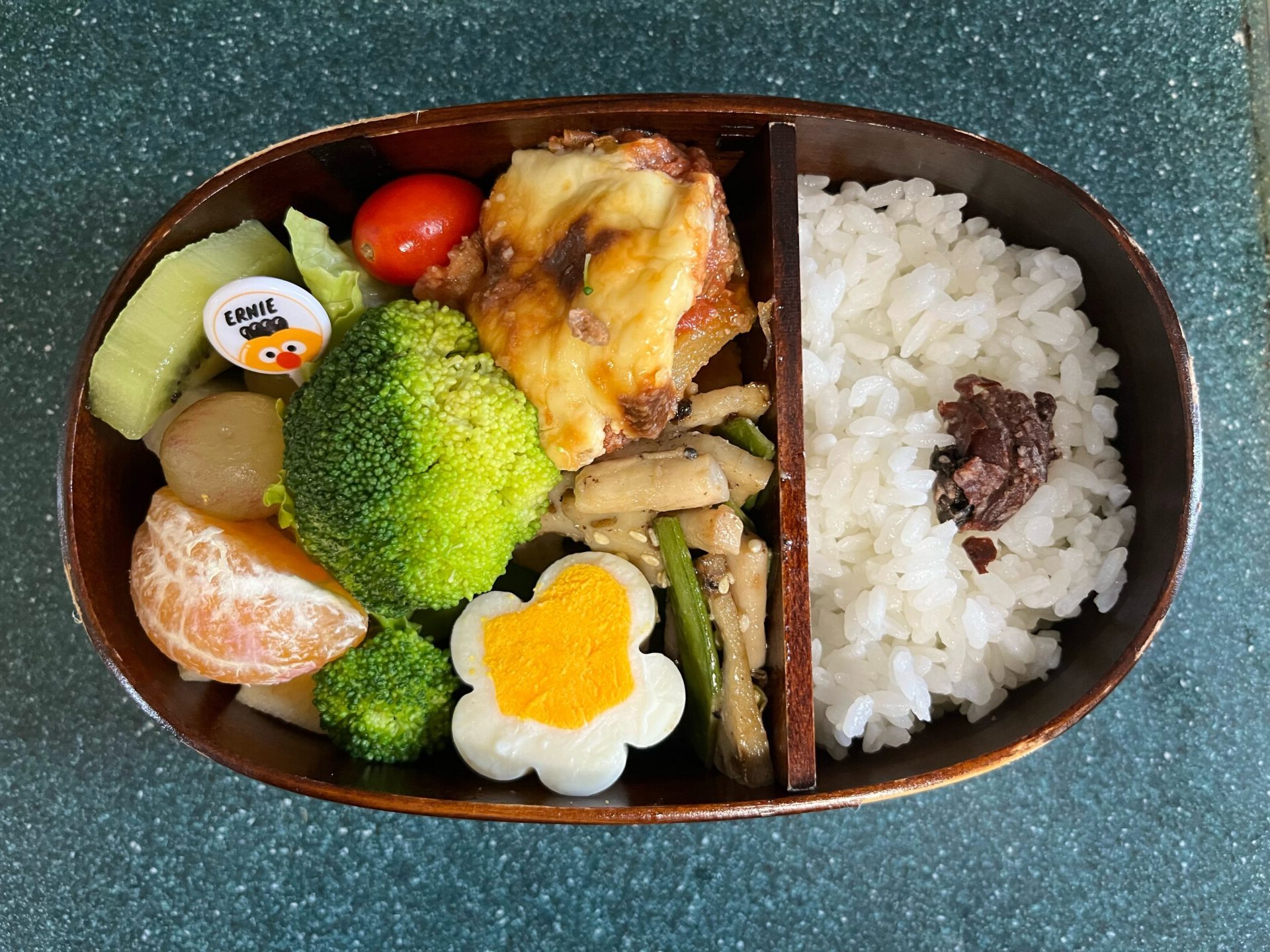 今日のお弁当(10/2)
メインはポテトミートグラタンでした