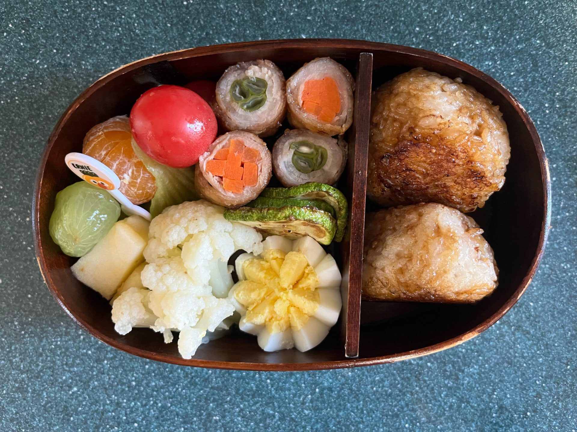 今日のお弁当(11/5)
メインは人参とインゲンの豚肉巻きでした