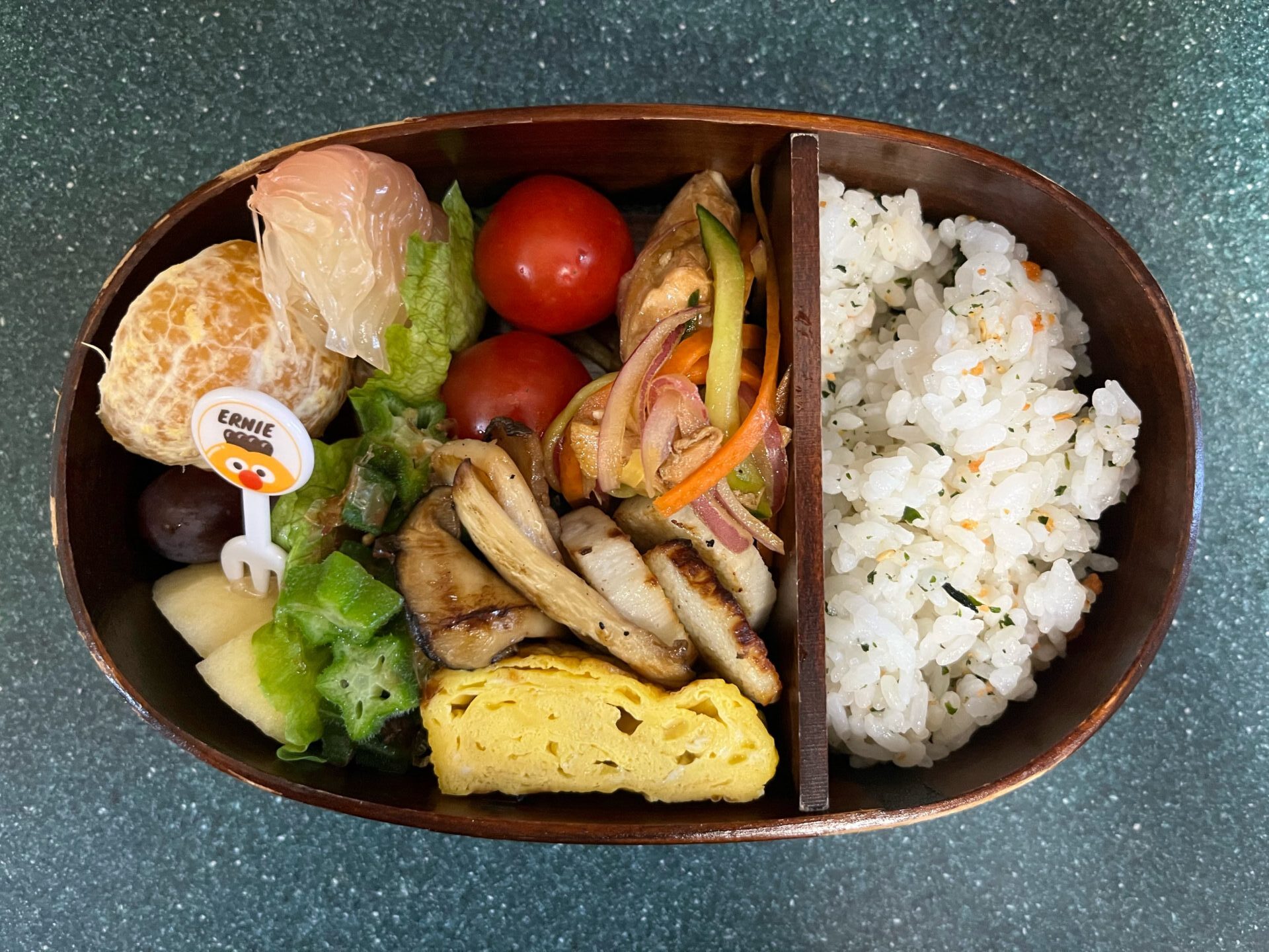 今日のお弁当(12/16)
メインは鮭の焼き浸しでした