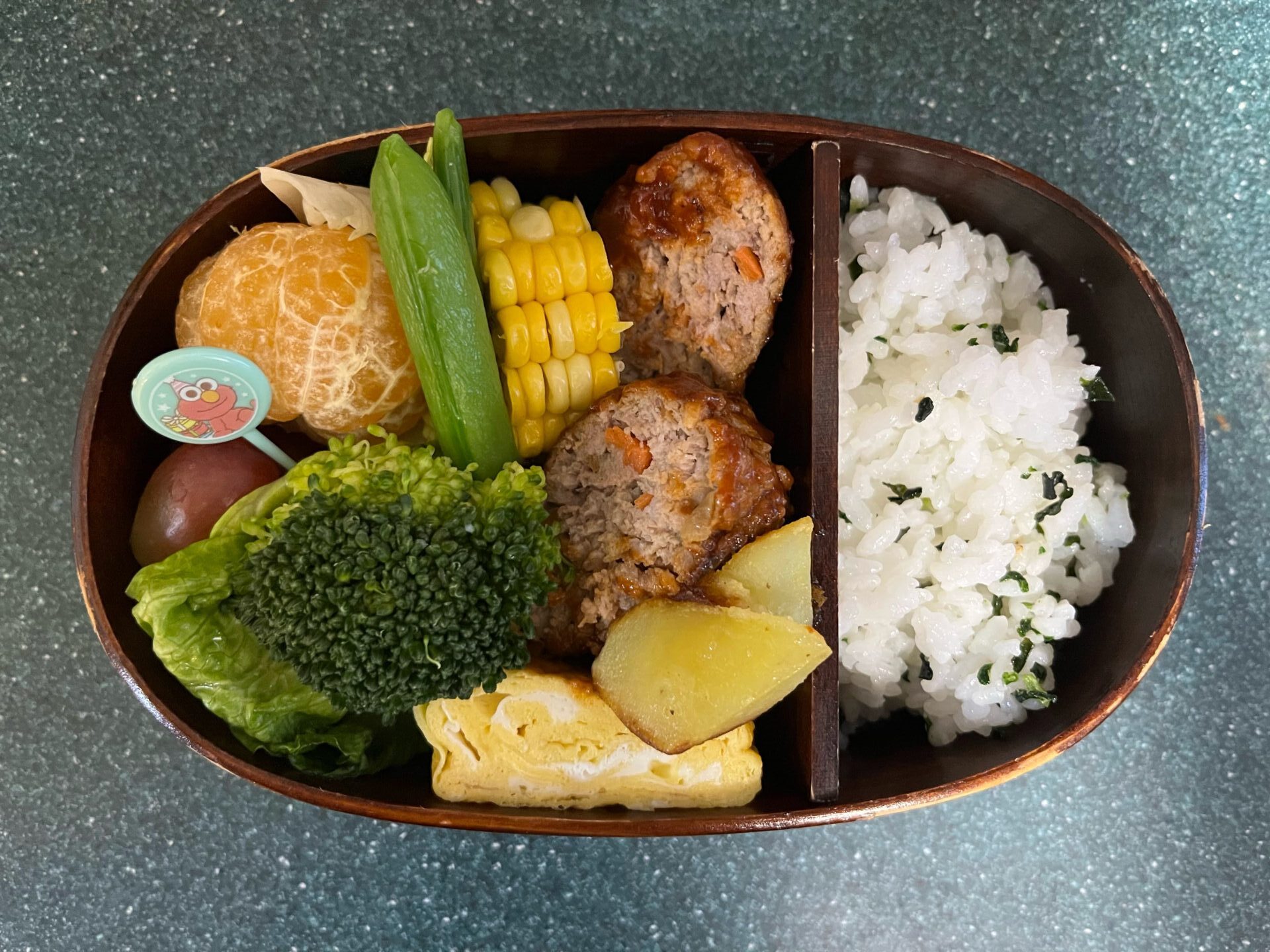 今日のお弁当(12/23)
メインはハンバーグでした。